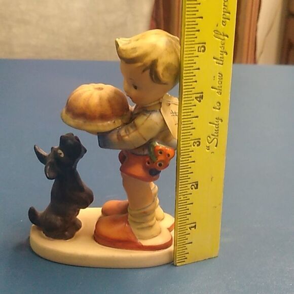 Vintage Goebel Hummel Figurine Boy and Dog Cottagecore Grandmacore - Picture 7 of 8